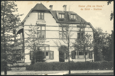 17014 Gezicht op het huis Eik en Hoek op de hoek van de Prins Hendriklaan en de Kruislaan te Bilthoven (gemeente De Bilt).